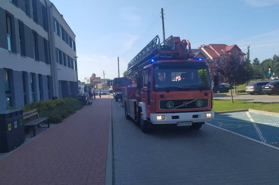 Alarm w Starostwie Powiatowym w Opocznie, ewakuowano pracowników i petentów
