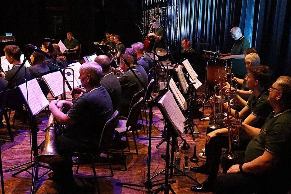 Opoczynska_Orkiestra_Miejska_zagrala_pod_batututa_Bartlomieja_Gawrona